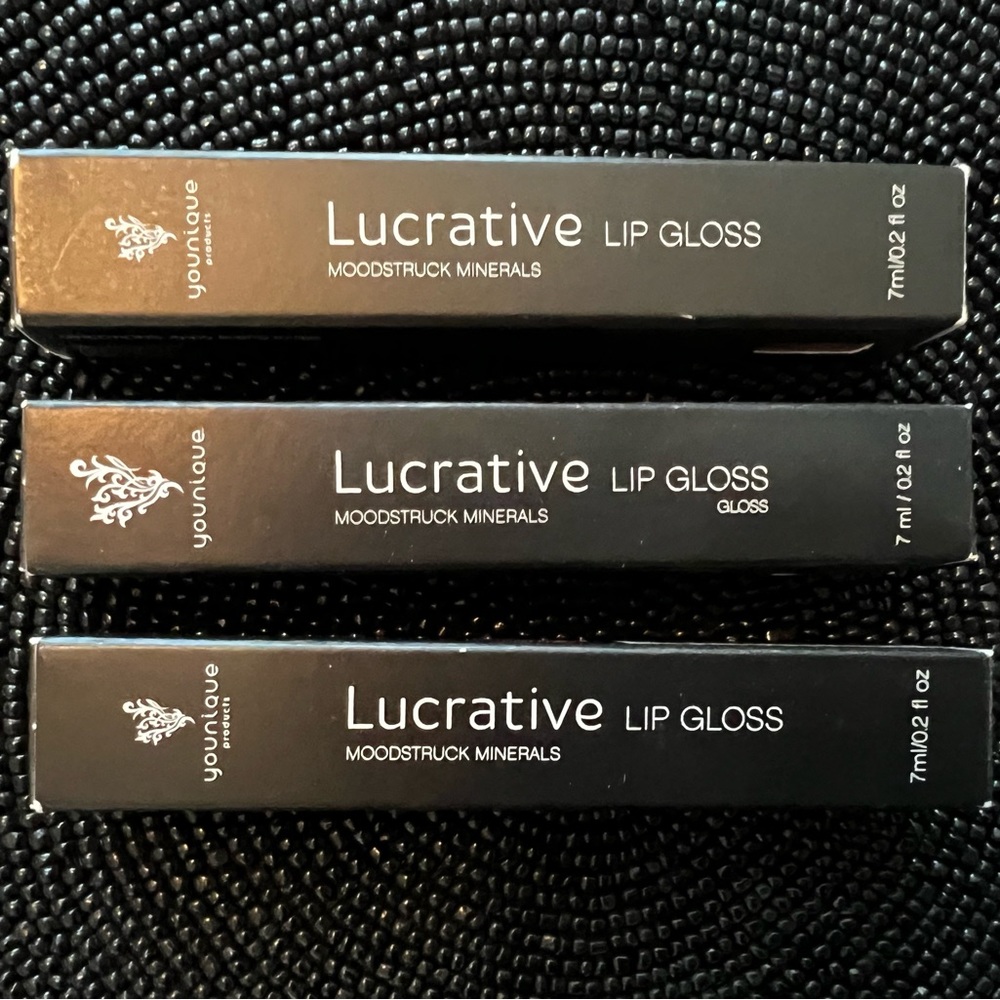 Younique Lucrative Lipgloss
